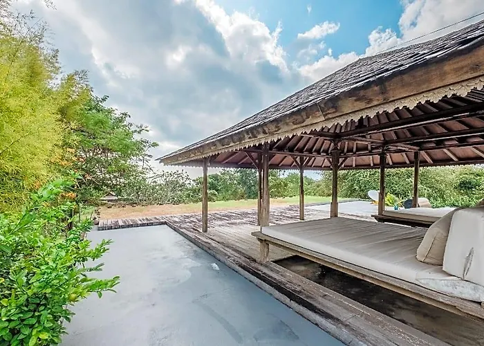 Balangan Front Nakar ホテル